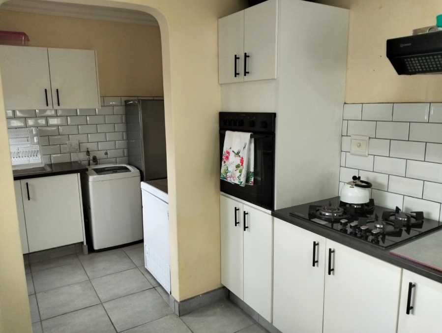 To Let 3 Bedroom Property for Rent in Fraaiuitsig Western Cape